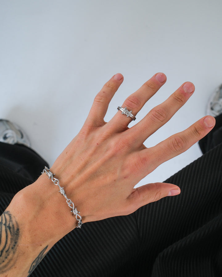 BARBED WIRE RING SILVER - UNSHINEBAR